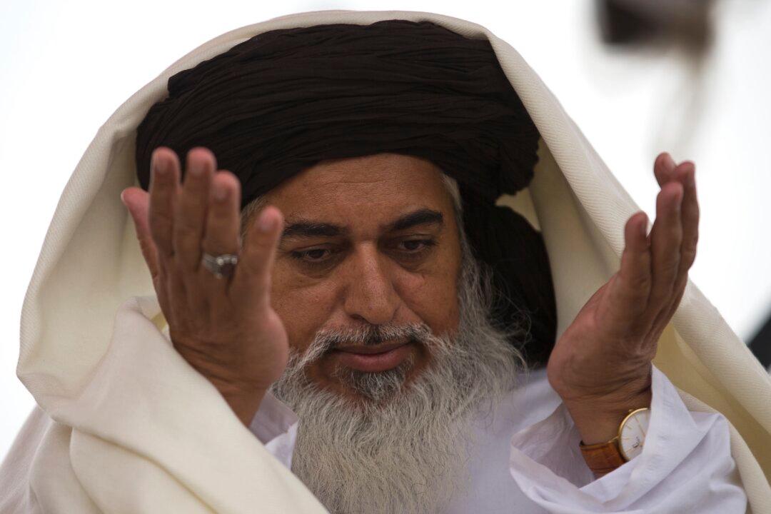 Pakistan Arrests Top Leader of Radical Islamic Party in Lahore