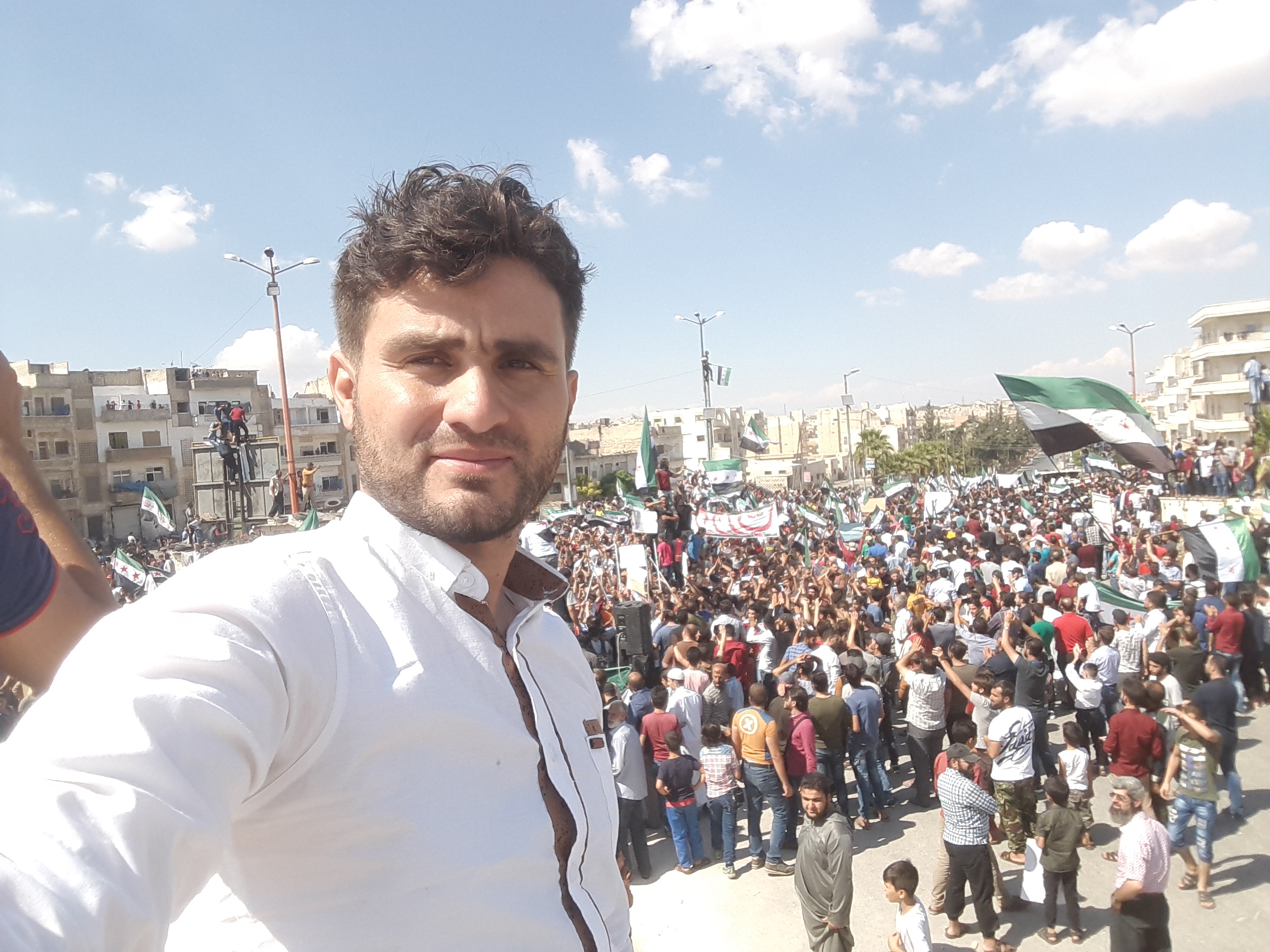 Teacher Goes the Extra Mile to Care for His Pupils in Battle-Torn Syria