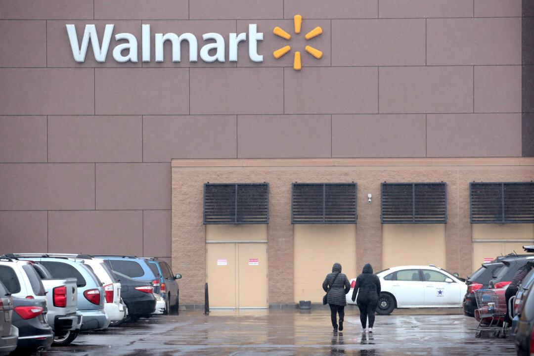 Mystery Santa Pays Off Dozens of Walmart Layaways for Christmas
