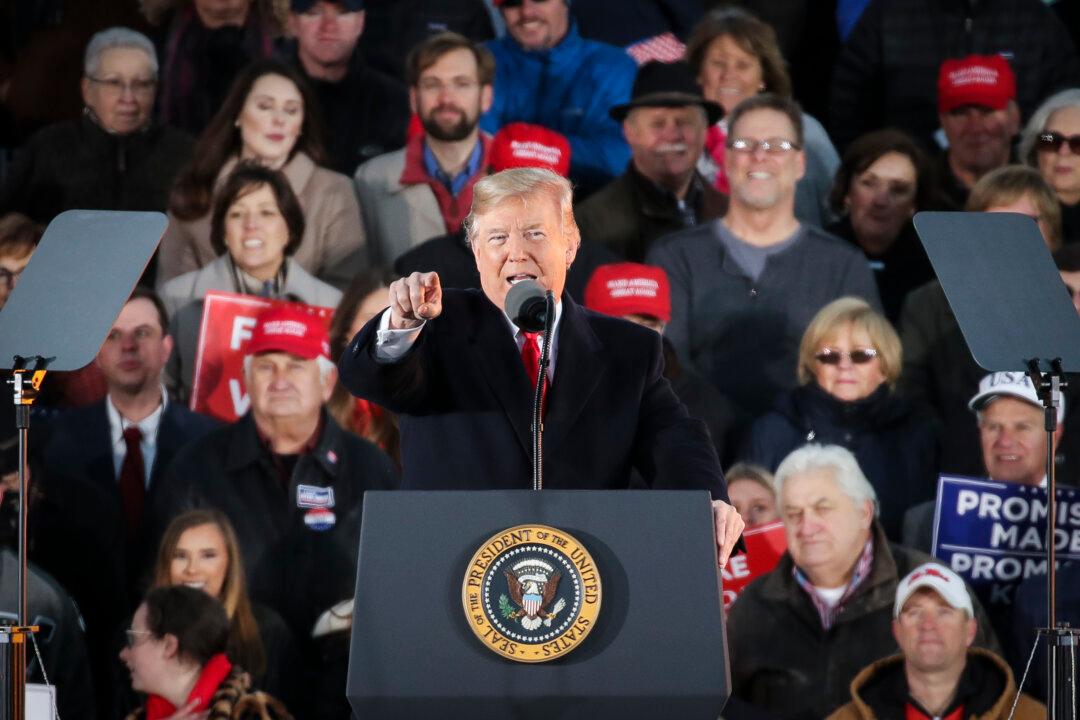 Trump Lauds Announcement of New $1.7 Billion Steel Mill in Southwest