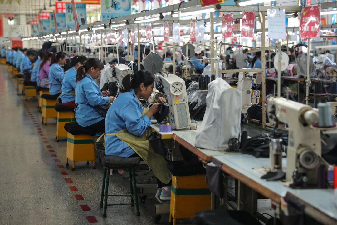 Two Chinese Trade Union Officials Arrested After Helping Workers