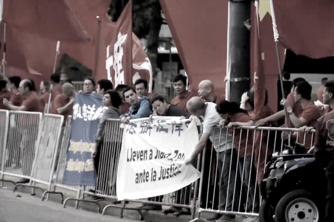 Falun Gong Practitioners at G-20 Arrested for Peacefully Protesting Chinese Regime’s Abuses