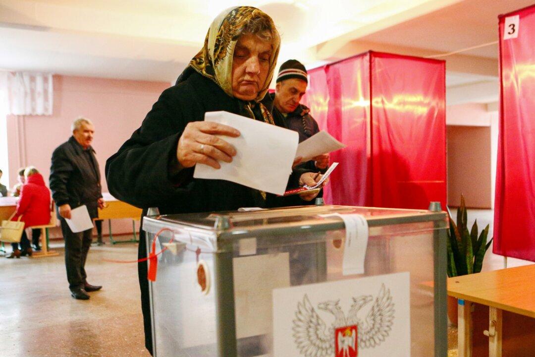 EU Said Moving to Sanction 9 People Over Separatist Elections in Ukraine