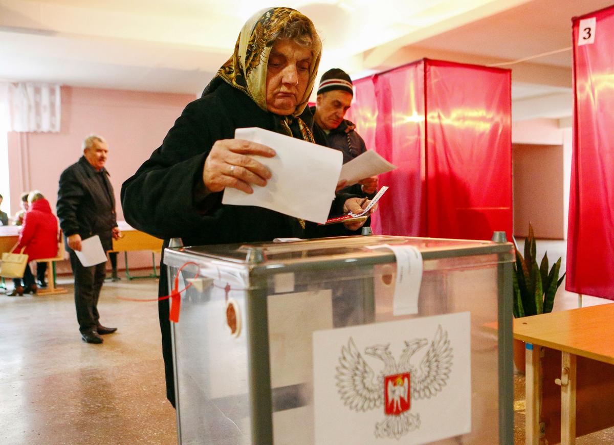 EU Said Moving to Sanction 9 People Over Separatist Elections in Ukraine