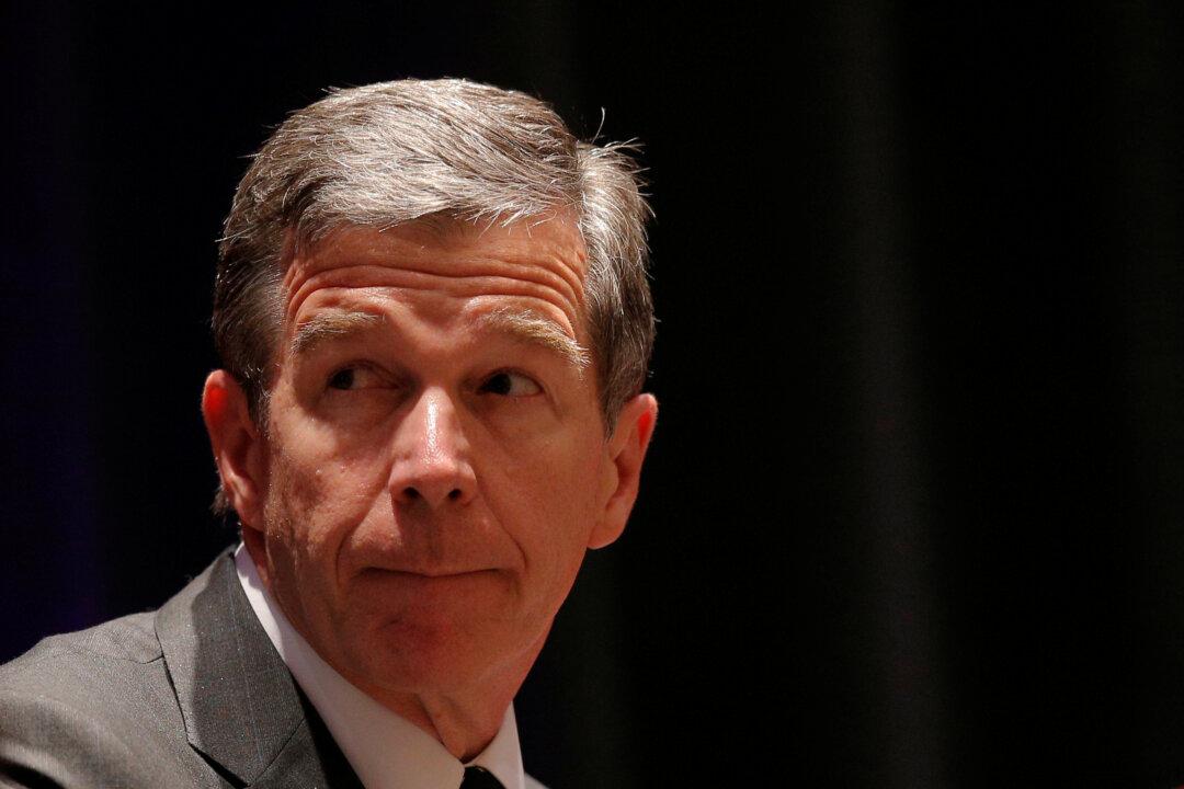 North Carolina Governor Declares Emergency Over Impending Snowstorm