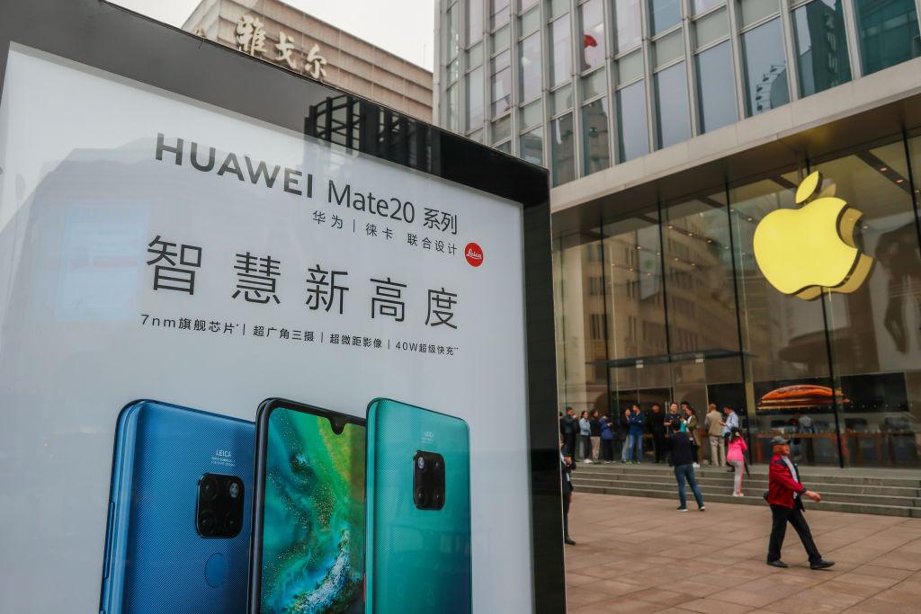 Chinese Firms Claim National Duty to Buy Huawei Products, Boycott Apple After Meng Arrest