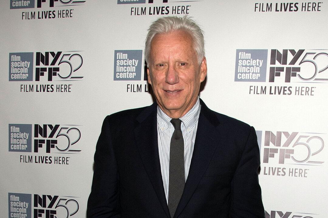 Actor James Woods Helps Find Navy Uniform For Deceased Veteran