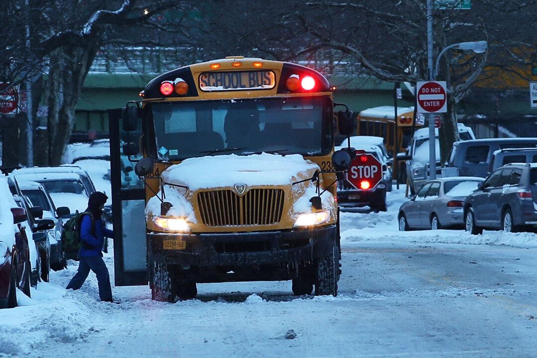 Bus Driver Buys Breakfast for Entire Bus of Students When School is Delayed