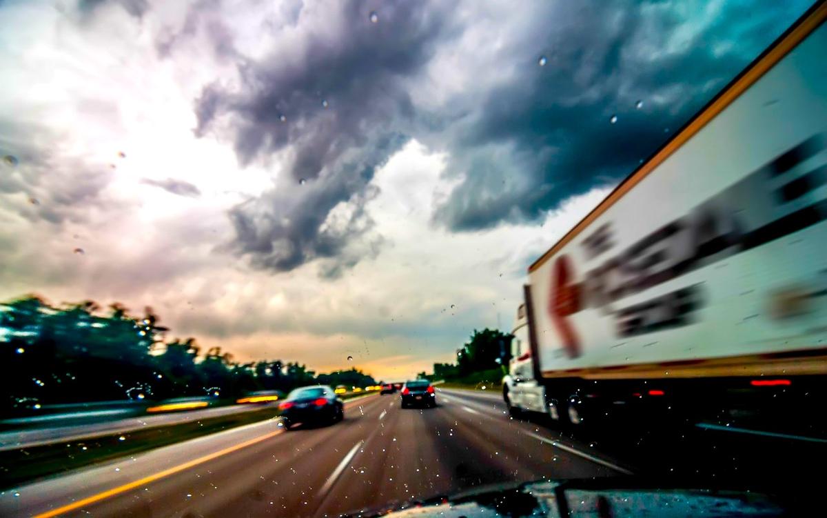 Facebook Post Thanking Trucker for Guiding Couple Through Rain Storm Goes Viral