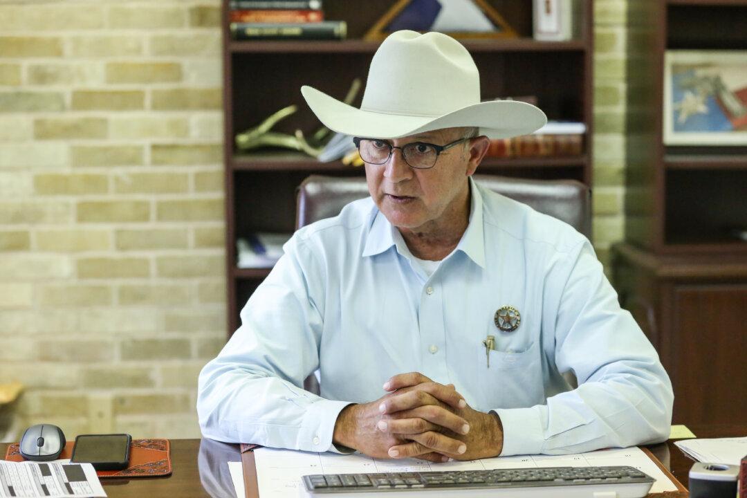 In a Small Texas County, a Sheriff Battles With Illegal Immigrant Crime