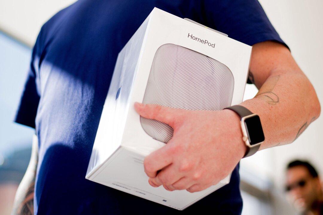 Engineer Pranks Package Thieves With Glitter Bomb in Apple Homepod Box