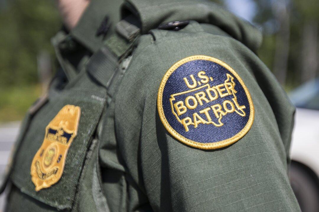 New York Times Op-Ed Suggests ‘Pressuring’ Border Agents by Publicizing Their Identities