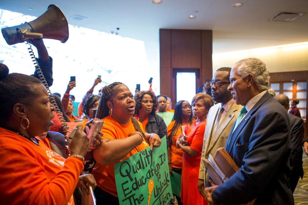 Walmart Heirs Work With Black Community to Promote Charter Schools