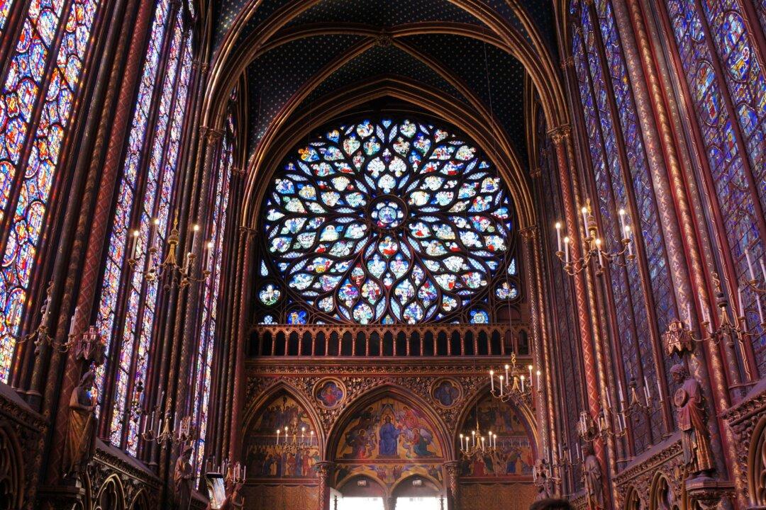 The Breathtaking Architecture of Sainte-Chapelle, Paris