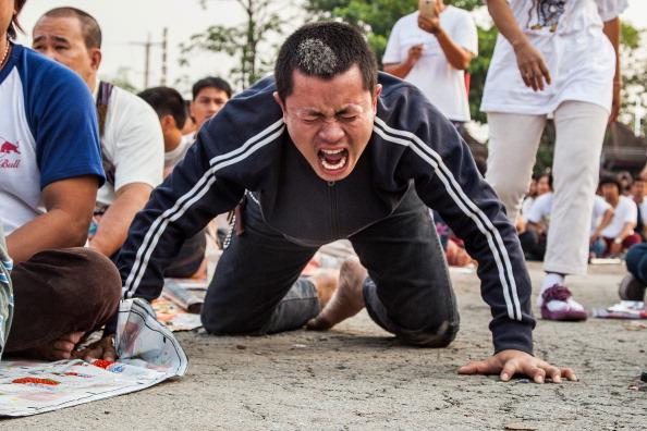 Chinese Company Forces Workers to Crawl Through Traffic as Punishment