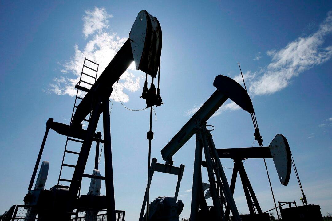 Stocks Up, Oil Down as US-Iran Tensions Ease, Investors Eye Crude Reserves