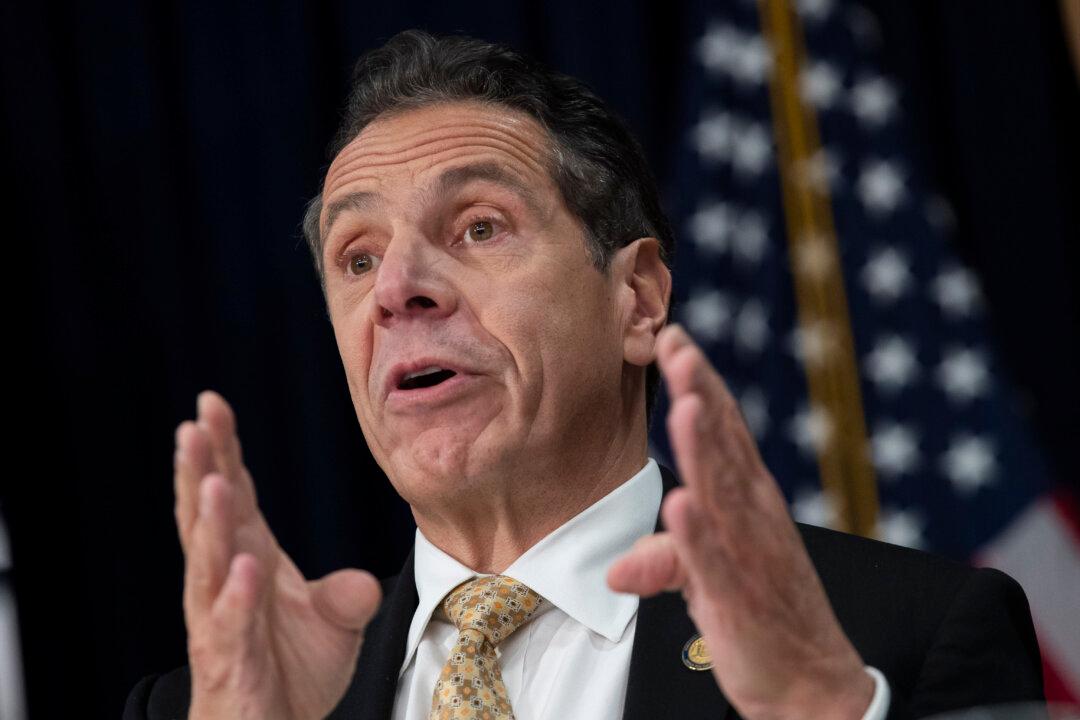 Cuomo Takes Swipe at Trump With Pardons for Criminal Immigrants
