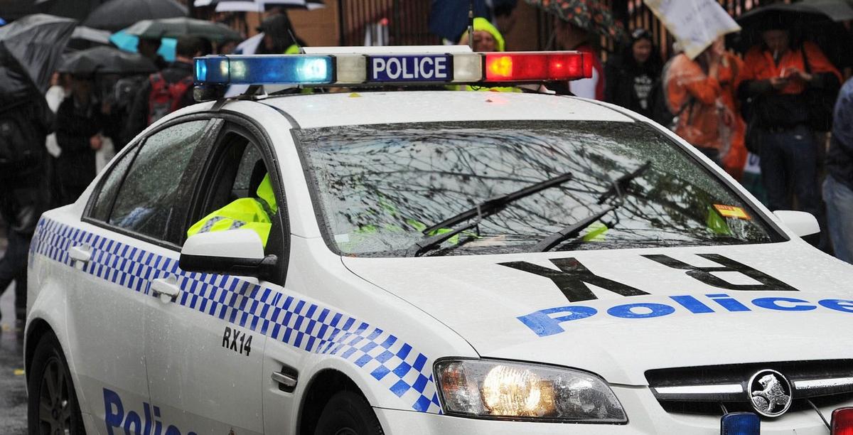 NSW Woman Stabs Strangers, Own Daughter