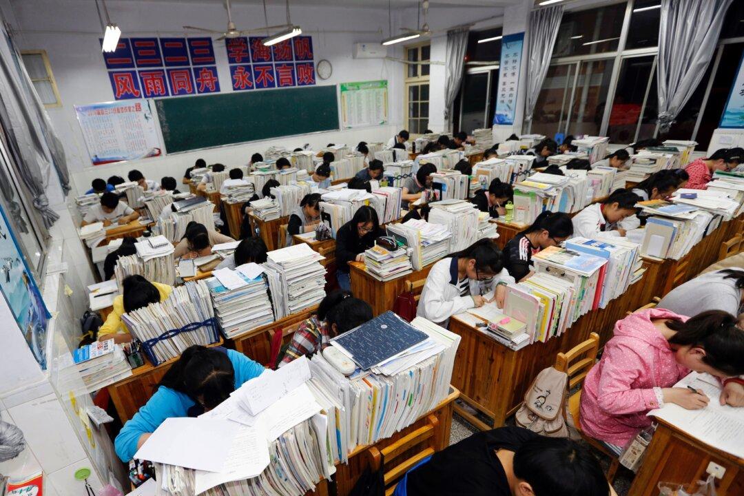 Chinese High School Students Lose Student Registration Overnight, Revealing Education System Corruption