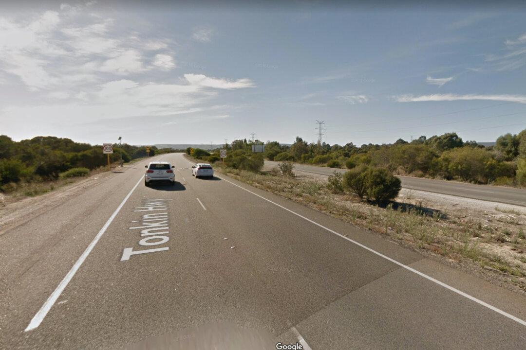 Mother Drives Down Highway at 50 mph Unaware of 4-Year-Old on Roof