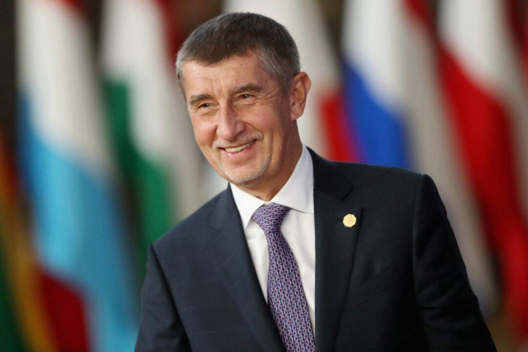 Czechs Demand PM Babis Quit in Biggest Protest Since Communist Era
