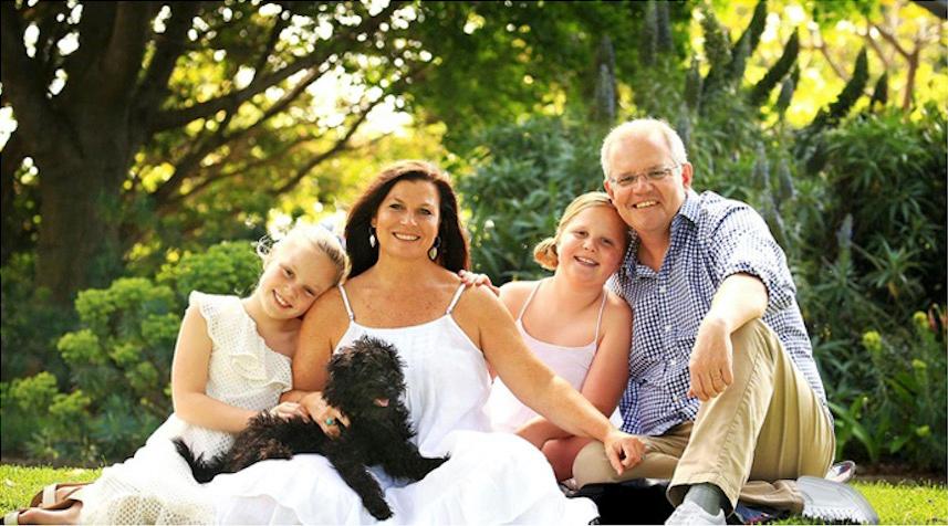 Photoshop Gaffe Embarrasses Australian Prime Minister by Pasting Two Left Feet