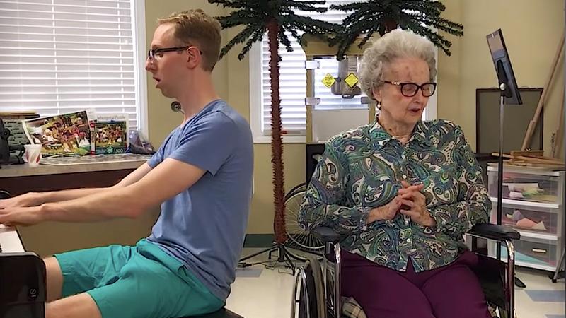 88-Yr-Old Granny Sings ‘Somewhere Over The Rainbow’ as Grandson Plays the Piano