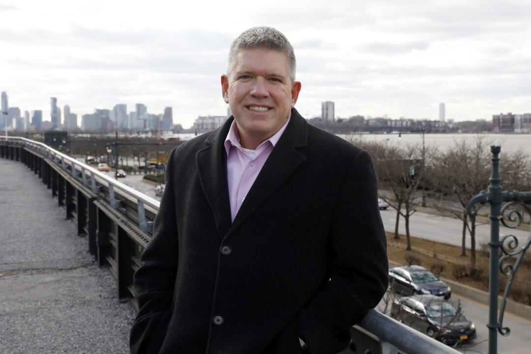 ‘Miracle’ Flight Survivors Mark Decade of Thankfulness