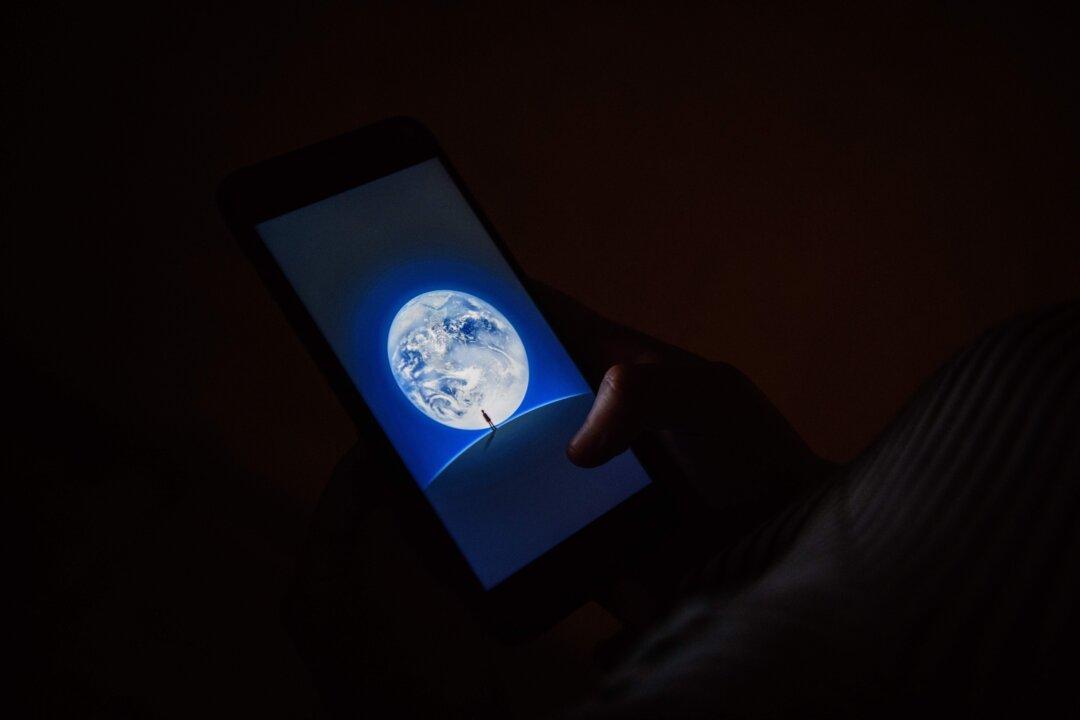 Chinese Moves to Organize Via WeChat Worry Local Communist Authorities