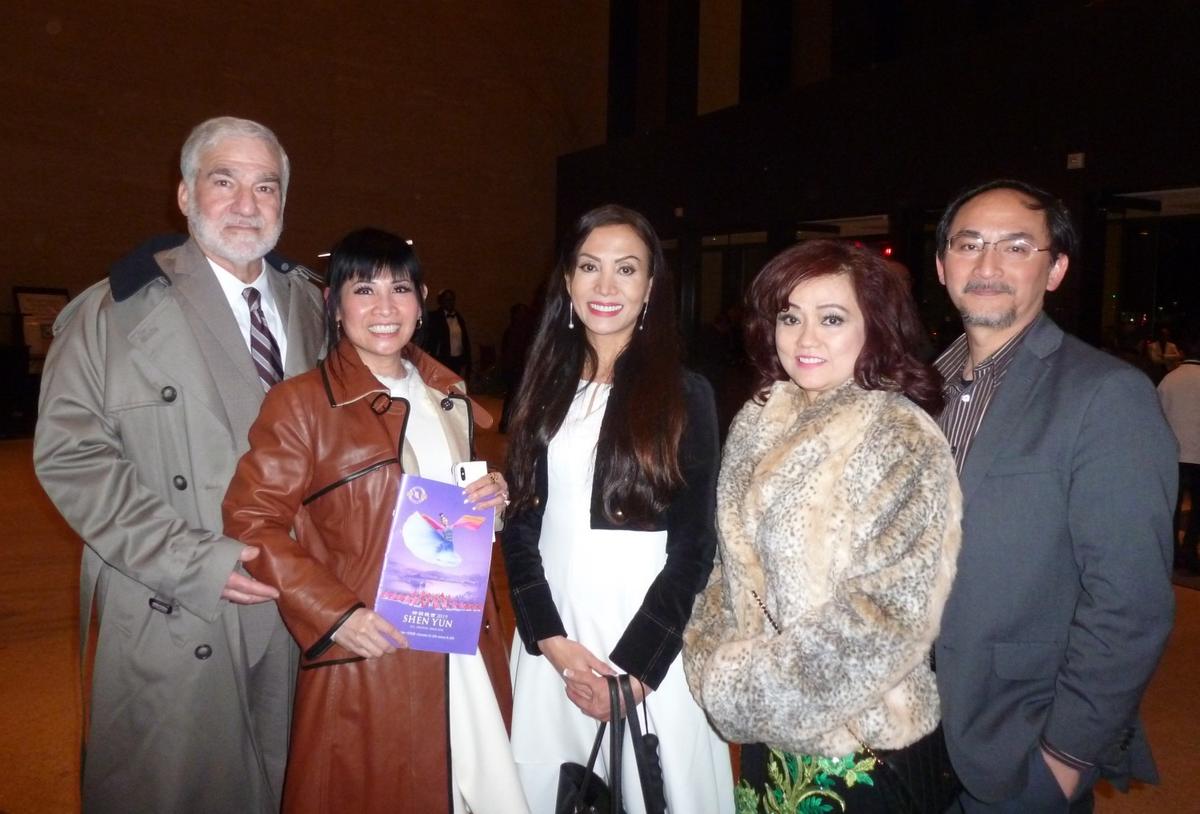 Houston Theatergoers Uplifted, Shen Yun Continues Tour