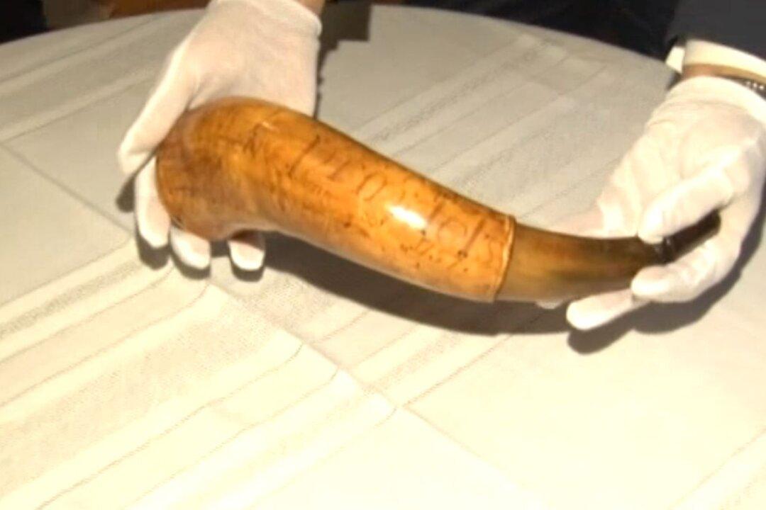 261-Year-Old Stolen Ancient Powder Horn Returned