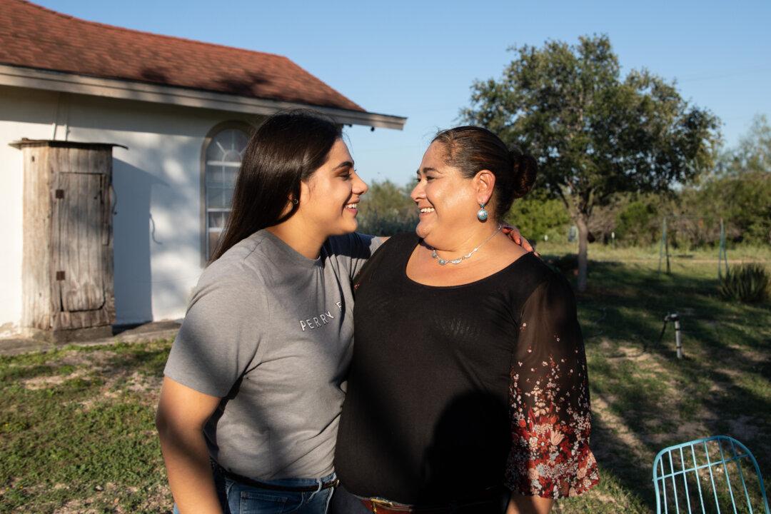Life Near Texas Border: Mother Fears for Kids’ Lives