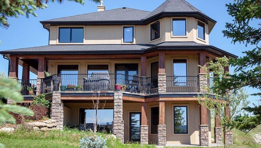 Canadian Woman Offers Her $1.7 Million Home as a Prize in an Essay-Writing Contest