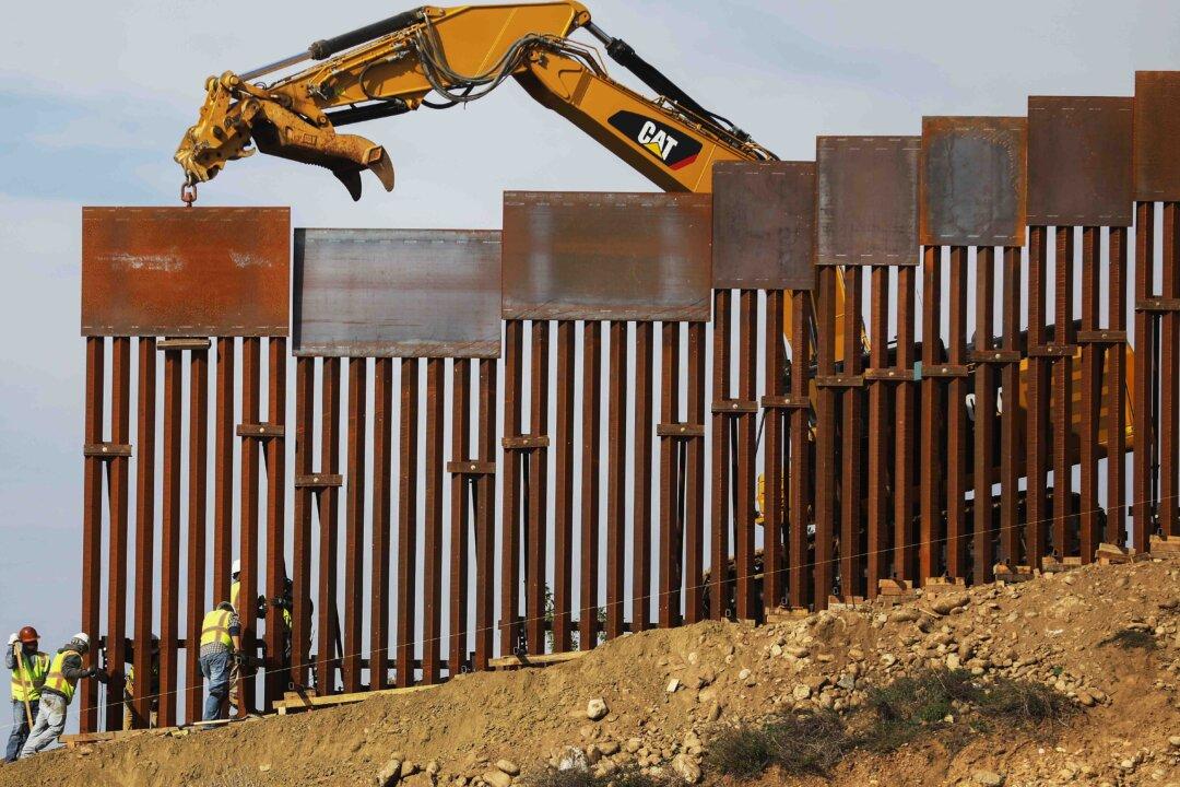 Alabama Bill Would Allow Tax Refunds to Fund Border Wall