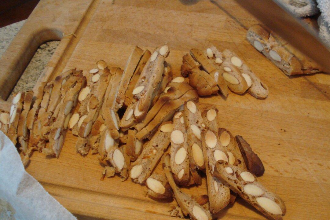 Pepatelli: Italian Almond Cookies