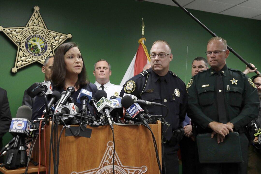 Florida Attorney General Files Amicus Brief Over Vaccine Mandates