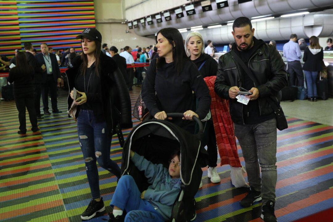 US Orders Some Diplomats out of Venezuela