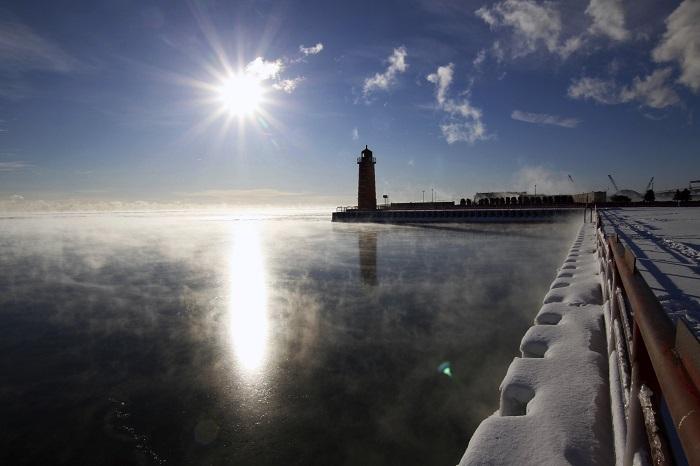 FAA Briefly Shuts Down Airspace Over Lake Michigan for ‘Department of Defense Activities’