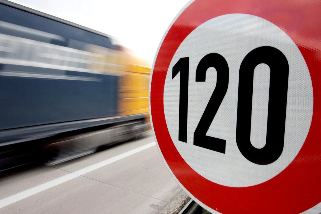 Germans Favor Speed Limits for Autobahn