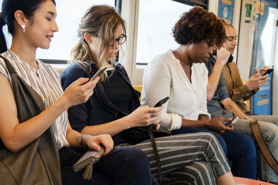 Using Technology to Separate Fact From Fiction in Online Media