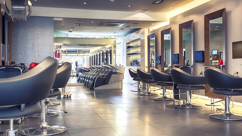 ‘The Makeover Guy’ Gives 60-Year-Old a Radical New Look & Turns Back the Hands of Time