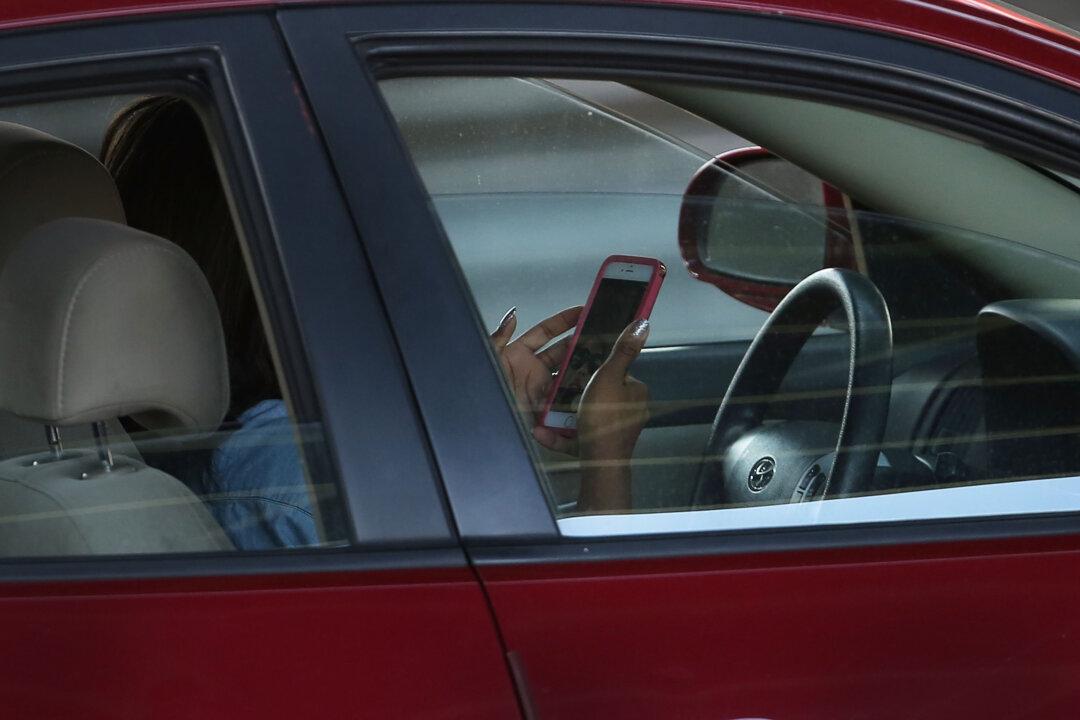 Cell Phone Use While Driving Increases After California Tightens Law: Survey