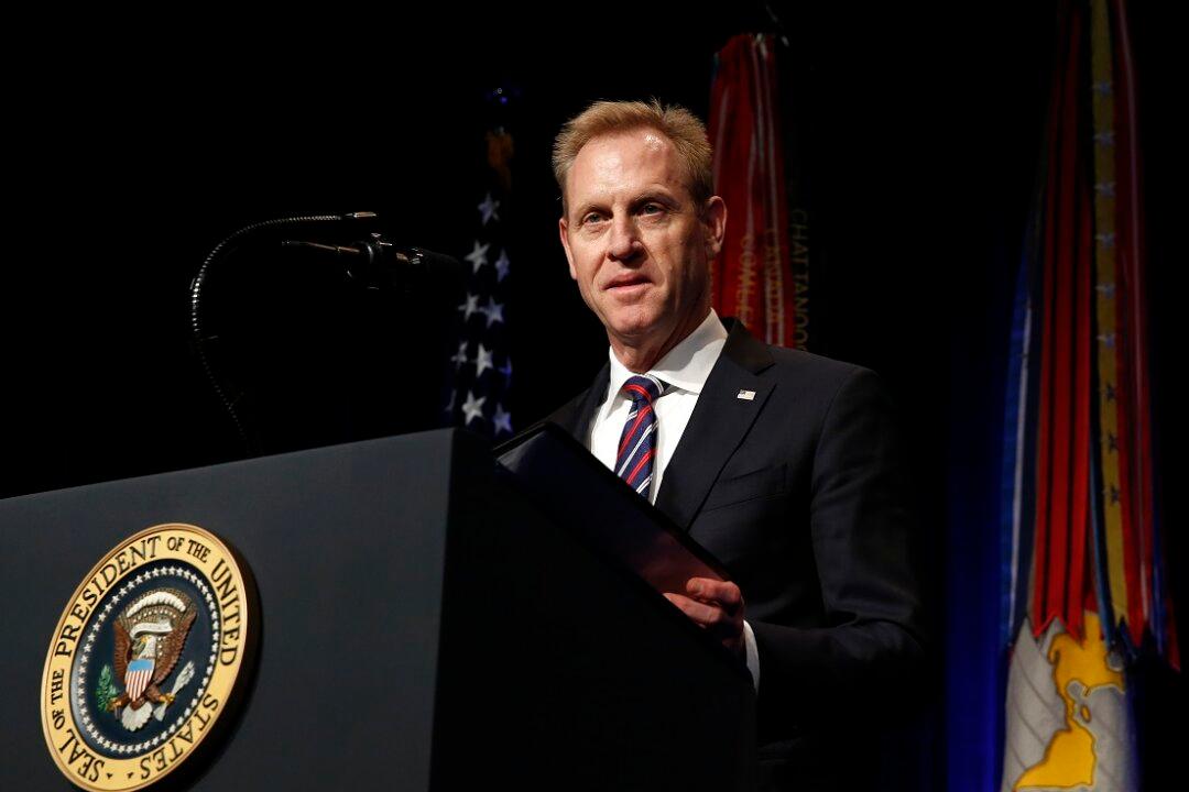 Acting Defense Secretary Expects New Deployment of Thousands to US Border