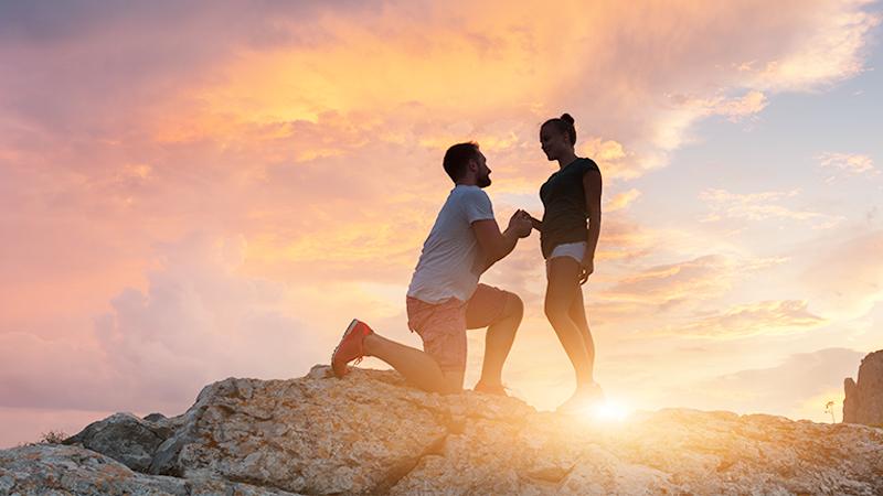 ‘SAY NO’: Bold Father Appears in the Desert as Guy Proposes to His Daughter