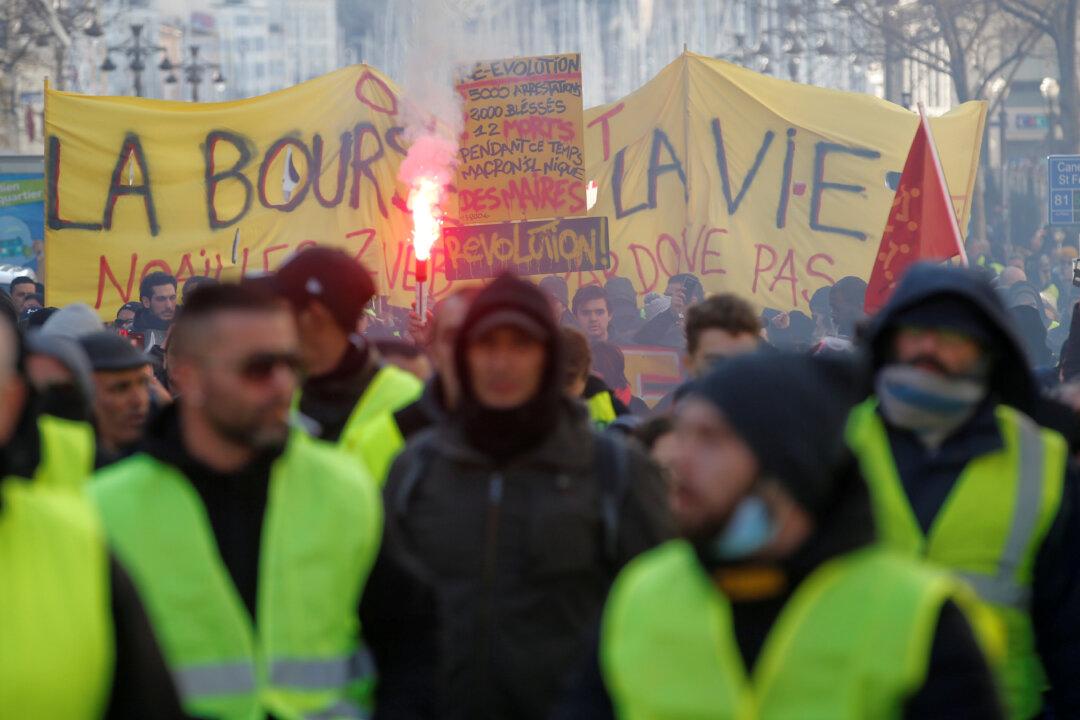 Bill Targeting ‘Yellow Vest’ ‘Hooligans’ Ignites French Freedom Debate