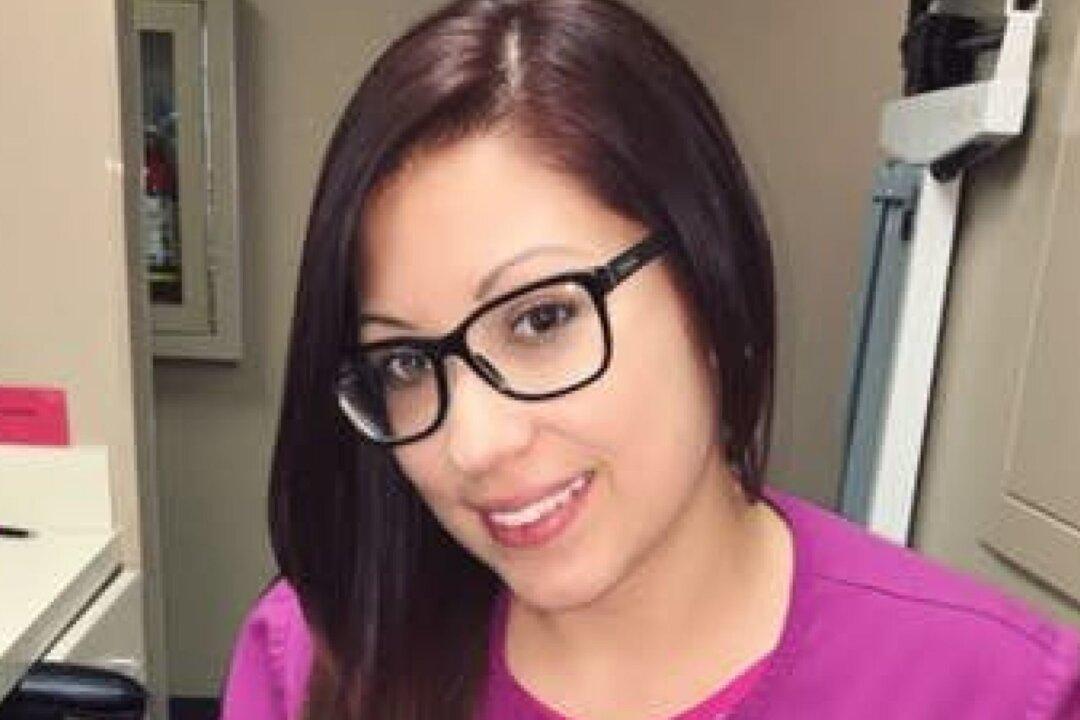 Texas Man Pleads Guilty to Killing Wife by Throwing Her Off Bridge Tied to Concrete Block