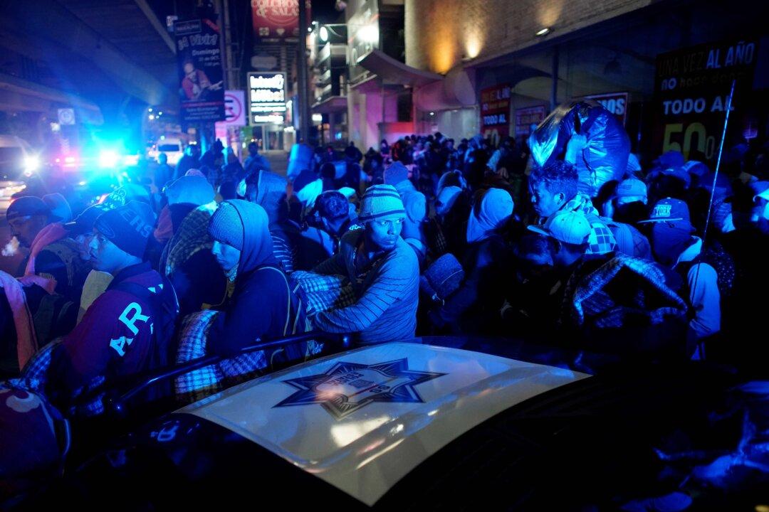 Latest Group of Central American Migrants Proceed With Northern Trek