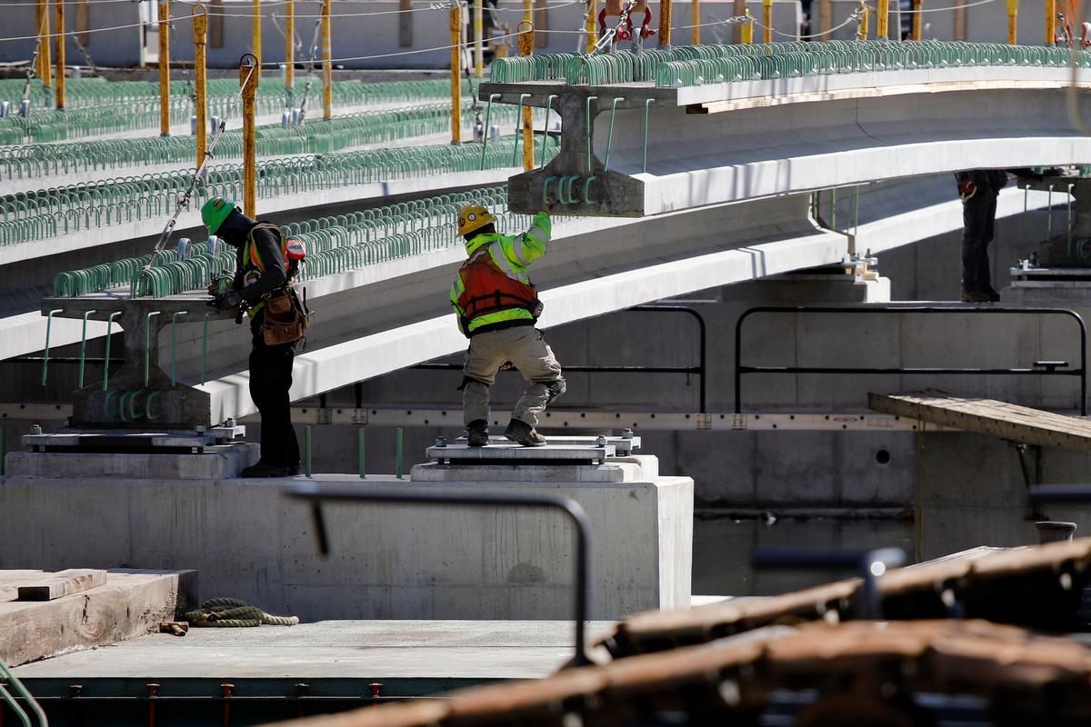 Trump Signs Executive Order to Fast-Track Infrastructure Projects