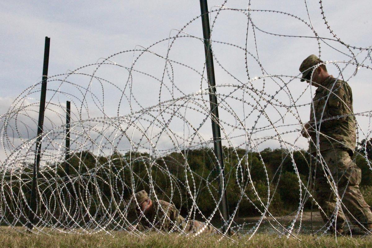 Mexican Nationals Caught Stealing Concertina Wire at US Border