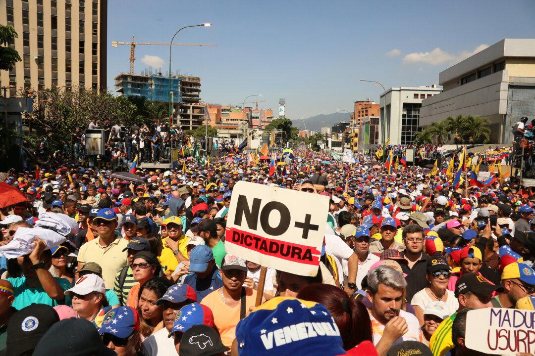 Venezuelan Opposition Continues to Gather Momentum